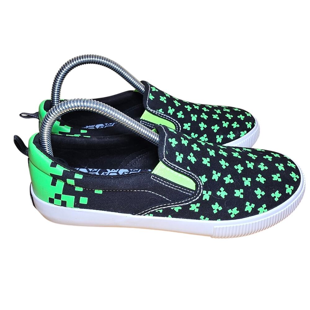 Minecraft Big Boys Size 5 Canvas Slip-on Sneakers Black, Green, White worn 1x